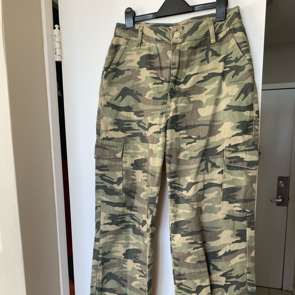 Camo Utility Pants 💚🤎